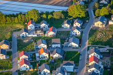 Schrägluftbild von Narzissen- und Veilchenweg in Kandel im Bundesland Rheinland-Pfalz, Deutschland