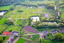 Luftbild von Europäischer Kulturpark Bliesbruck-Reinheim Informationszentrum mit   Römische Taverne ,  Gallo-römische Villa von Reinheim und   Keltscher Farm in Gersheim im Bundesland Saarland, Deutschland