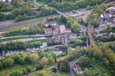 Altes Fabrikgebäude an der Saarschleuse N 26 in Saargemünd im Bundesland Moselle, Frankreich