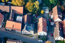 Drohnenaufname von Lange Straße im Ortsteil Schluttenbach in Ettlingen im Bundesland Baden-Württemberg, Deutschland