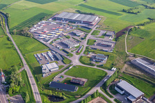 Gewerbegebiet mit KIMMEL LOGISTIK, KIMMEL LAVAGE,  Dietrich Véhicules und Sarre Union Pl Services - MAN an der Mautstelle Sarre-Union - A4 - Sortie N°42 in Thal-Drulingen im Bundesland Bas-Rhin, Frankreich