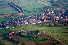 Friedhof im Ortsteil Schluttenbach in Ettlingen im Bundesland Baden-Württemberg, Deutschland