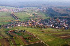 Dorfansicht im Ortsteil Schluttenbach in Ettlingen im Bundesland Baden-Württemberg, Deutschland