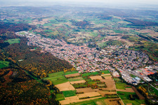 Östringen im Bundesland Baden-Württemberg, Deutschland aus der Drohnenperspektive