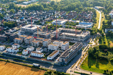 Mehrfamilienhausbaustelle "Neue Stadtmitte" von Osten im Ortsteil Mörsch in Rheinstetten im Bundesland Baden-Württemberg, Deutschland