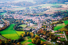 Ortschaft von Süden in Meckesheim im Bundesland Baden-Württemberg, Deutschland