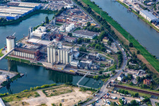 Bunge Deutschland GmbH an der Kammerschleuse des Neckar im Ortsteil Neckarstadt-West in Mannheim im Bundesland Baden-Württemberg