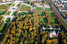 Moschee / maurischer Tempel im Schloßgarten Schwetzingen im Bundesland Baden-Württemberg, Deutschland aus der Vogelperspektive