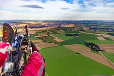 Blick auf den Braunkohletagebau Garzweiler im Ortsteil Immerath in Erkelenz im Bundesland Nordrhein-Westfalen, Deutschland