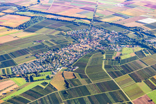 Ortschaft von Südwesten in Insheim im Bundesland Rheinland-Pfalz, Deutschland