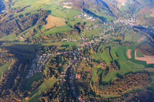 Waldhouse von Südwesten im Bundesland Moselle, Frankreich