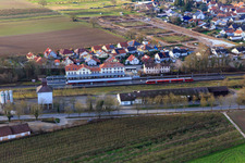 Bahnhofstraße und Am Bahnhof in Winden im Bundesland Rheinland-Pfalz, Deutschland
