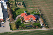Gemüseanbau - Dieter Stubenbordt in Zeiskam im Bundesland Rheinland-Pfalz, Deutschland aus der Luft betrachtet
