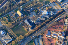 Emmauskirche, Otto-Hahn-Gymnasium und  Freie Waldorfschule Karlsruhe im Ortsteil Waldstadt im Bundesland Baden-Württemberg, Deutschland