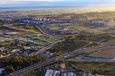 Sportstadien Ciudad Deportiva Rafael Gordillo • Real Betis Balompié und Research and Universidad Loyola (Campus Sevilla) beidseits der Av. de las Universidades in Dos Hermanas, Spanien