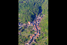 Église Sainte Marie Auxiliatrice und Rue du Cimetière in Ottersthal im Bundesland Bas-Rhin, Frankreich