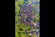 Rue Principale von Süden in Ernolsheim-lès-Saverne im Bundesland Bas-Rhin, Frankreich
