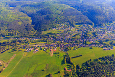 Ortsansicht im Tal der Moder aus Süden in Wimmenau im Bundesland Bas-Rhin, Frankreich