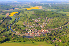 Ortsansicht am Canal des houllères de la Sarre in Wittring im Bundesland Moselle, Frankreich