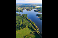 Canal des houllères de la Sarre durchquert den Stockweiher in Langatte im Bundesland Moselle, Frankreich