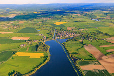 Ortsübersicht am Rhein Marne Kanal aus Westen in Gondrexange im Bundesland Moselle, Frankreich
