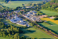 Bahnhof aus Nordwesten im Ortsteil Königshofen in Lauda-Königshofen im Bundesland Baden-Württemberg, Deutschland