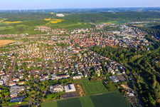 Stadtansicht im Taubertal aus Osten in Bad Mergentheim im Bundesland Baden-Württemberg, Deutschland