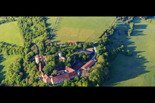 Luftbild von Burg Neuhaus in Igersheim im Bundesland Baden-Württemberg, Deutschland