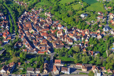 Altstadt aus Nordosten am Morgen mit Schlosserturm, Kirche St. Peter und Paul und Tauberturm in Creglingen im Bundesland Baden-Württemberg, Deutschland