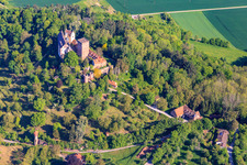 Burg und Burgpark Gamburg in Werbach im Bundesland Baden-Württemberg, Deutschland von oben gesehen