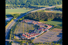 Outlet Wertheim Village mit  adidas Outlet Store Wertheim, Nike Factory Store und AIGNER Outlet Wertheim im Ortsteil Bettingen im Bundesland Baden-Württemberg, Deutschland von oben