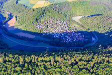 Ortsansicht aus Osten in einer Tauberschleife im Ortsteil Waldenhausen in Wertheim im Bundesland Baden-Württemberg, Deutschland