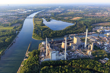Rhein zwischen Rheinhafen-Dampfkraftwerk Karlsruhe und Rheinbrücken bei Maxau im Ortsteil Knielingen im Bundesland Baden-Württemberg, Deutschland