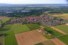 Ortsansicht aus Südwesten in Steinweiler im Bundesland Rheinland-Pfalz, Deutschland aus der Luft