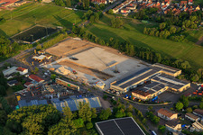 Luftbild von Baustelle mit Fundament des neuen Logistikpark der HANSAINVEST und DFI-Real-Estate Kandel nach Abriss des OBI-Markts im Ortsteil Minderslachen im Bundesland Rheinland-Pfalz, Deutschland