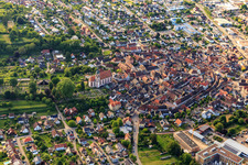 Barocke Altstadt mit St. Bartholomäus in Ettenheim im Bundesland Baden-Württemberg, Deutschland