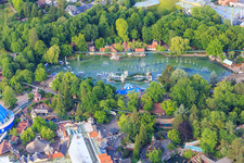 Themenbereich Grimms Märchenwald mit Donau Dampfer, Josefinas kaiserliche Zauberreise und  Wichtelhausen des Europapark Rust im Bundesland Baden-Württemberg, Deutschland