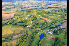 Luftbild von Europa-Park Golfclub Breisgau mit  Rebland das Restaurant im Ortsteil Tutschfelden in Herbolzheim im Bundesland Baden-Württemberg, Deutschland