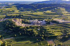 Steinbruch Bötzingen der HANS G. HAURI KG Mineralstoffwerke im Ortsteil Oberschaffhausen im Bundesland Baden-Württemberg, Deutschland