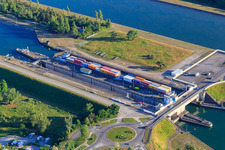 Schleuse Vogelgrun am Rheinseitenkanal im Bundesland Haut-Rhin, Frankreich