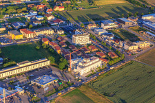 Hotel Babylon Royal & Spa und Hotel Holiday Inn Express Ringsheim im Bundesland Baden-Württemberg, Deutschland