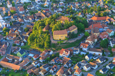 Luftbild von Schloss und Schlosskirche Mahlberg im Bundesland Baden-Württemberg, Deutschland