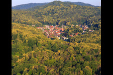 Dorfansicht von Osten in Dörrenbach im Bundesland Rheinland-Pfalz, Deutschland