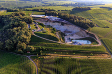 Sandgrube Tagebau im Ortsteil Gleiszellen in Gleiszellen-Gleishorbach im Bundesland Rheinland-Pfalz, Deutschland von oben