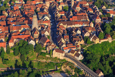 Luftbild von Historische Altstadt von Osten mit Haupstraße und Kapellenkirche in Rottweil im Bundesland Baden-Württemberg, Deutschland