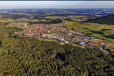 Luftbild von Ortsansicht aus Osten in Gosheim im Bundesland Baden-Württemberg, Deutschland