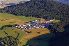 Industriegebiet Am Forchenwald mit Schuler Präzisionstechnik KG und Anton Weiss GmbH in Gosheim im Bundesland Baden-Württemberg, Deutschland