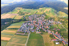 Dorfansicht aus Südwesten im Ortsteil Erlaheim in Geislingen im Bundesland Baden-Württemberg, Deutschland