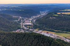 Neckartal aus Südosten am Abend in Oberndorf am Neckar im Bundesland Baden-Württemberg, Deutschland