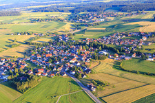 Dorfansicht aus Norden im Ortsteil Mariazell in Eschbronn im Bundesland Baden-Württemberg, Deutschland